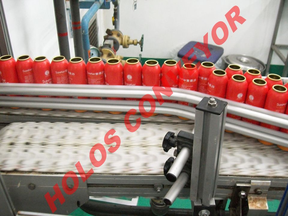 　　從國(guó)內(nèi)的實(shí)際應(yīng)用情況來(lái)看，皮帶輸送機(jī)的絞車?yán)o和液壓拉緊可以實(shí)現(xiàn)自動(dòng)控制并且拉緊力可以調(diào)節(jié)，重錘拉緊裝置有著較高的安全可靠性。隨著工業(yè)和技術(shù)的發(fā)展，并且有著長(zhǎng)距離、大運(yùn)量、高帶速特征的大型皮帶輸送機(jī)已經(jīng)成為發(fā)展主流，由此對(duì)拉緊裝置提出了更高的要求，傳統(tǒng)的拉緊裝置逐漸顯示出其缺點(diǎn)，技術(shù)人員已將對(duì)拉緊裝置的研究方向逐步轉(zhuǎn)入到自動(dòng)拉緊領(lǐng)域。如中礦業(yè)大學(xué)開發(fā)的YZL系列皮帶輸送機(jī)液壓絞車式自動(dòng)拉緊裝置，它能根據(jù)帶式輸送機(jī)起動(dòng)加速階段和平穩(wěn)運(yùn)行階段對(duì)輸送帶拉力的不同要求，提供相應(yīng)的輸送帶拉力，并且在輸送帶拉力發(fā)生變化時(shí)準(zhǔn)確監(jiān)測(cè)并且及時(shí)的自動(dòng)調(diào)整。